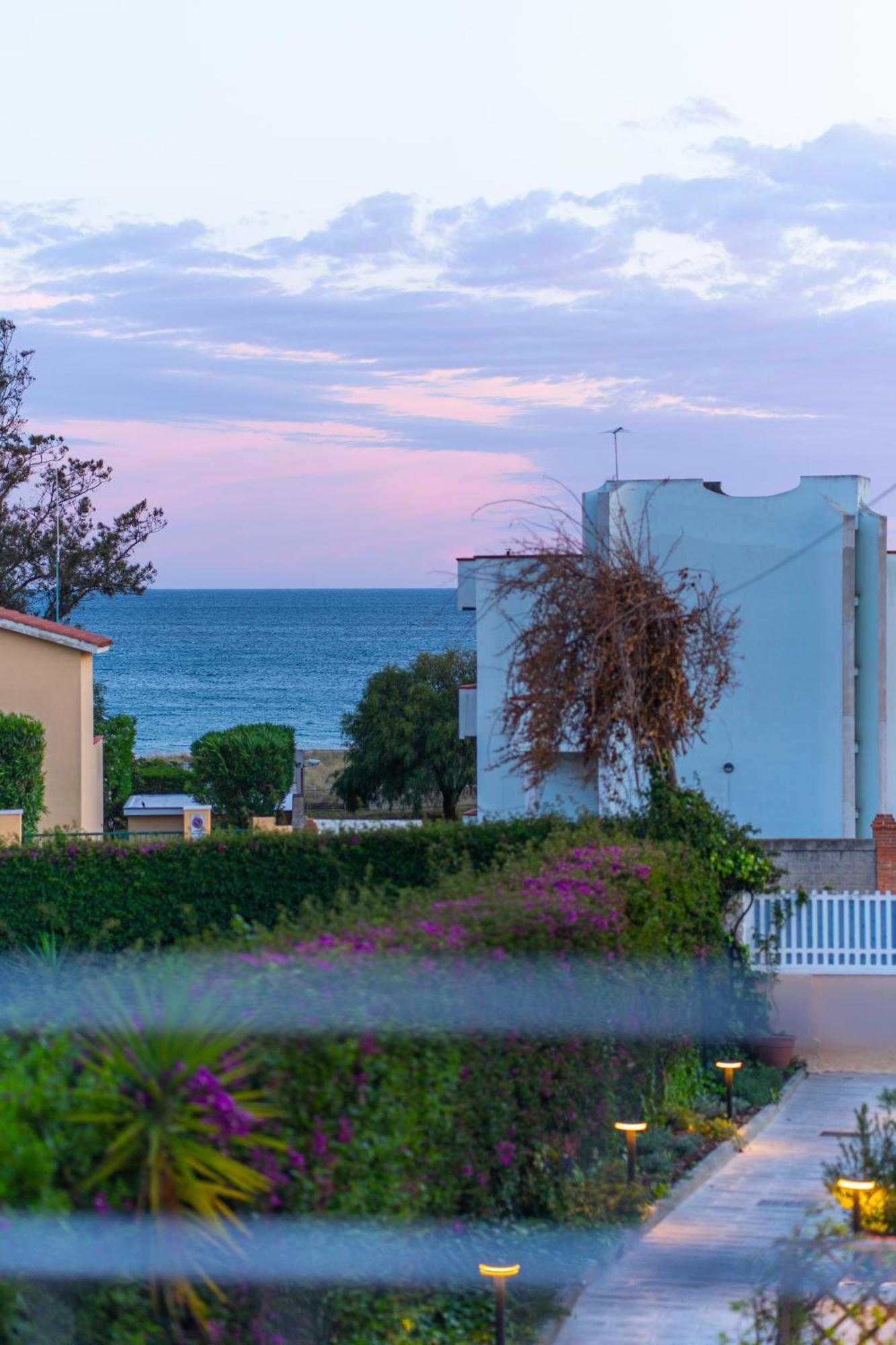 Aparthotel Paquja Quartu SantʼElena Exterior foto